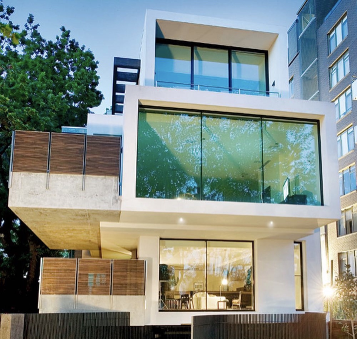 South Yarra residence with glazed upper level and timber-lined ground floor